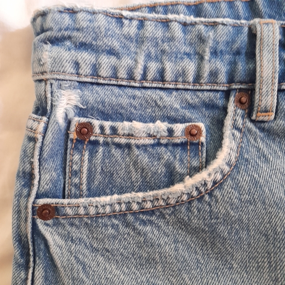 ● ZARA | High Waisted Ripped Distressed Demin Short - Picture 12 of 16